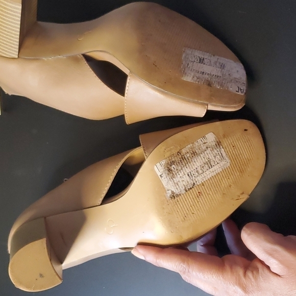 Nude Leather Crisscross Sandals Size 8 - Picture 9 of 10